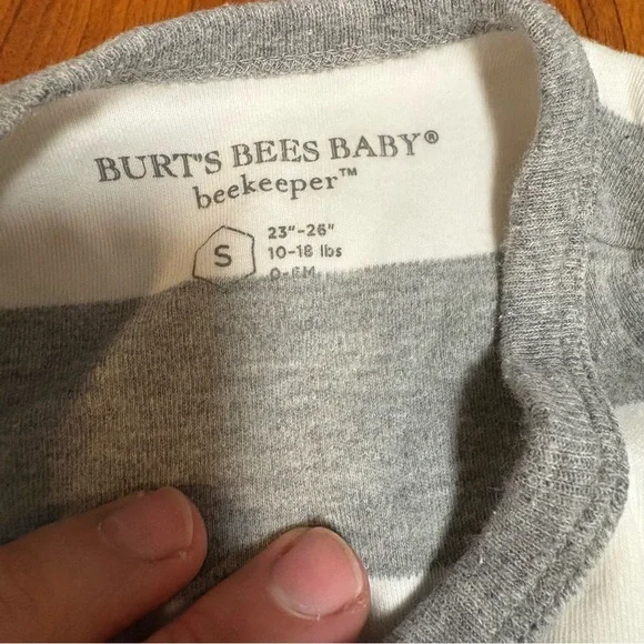 Burt's Bees Baby Sleep Sacks - Gray Stripe, Navy Moon & Bee Print 0-6 months - Picture 2 of 3